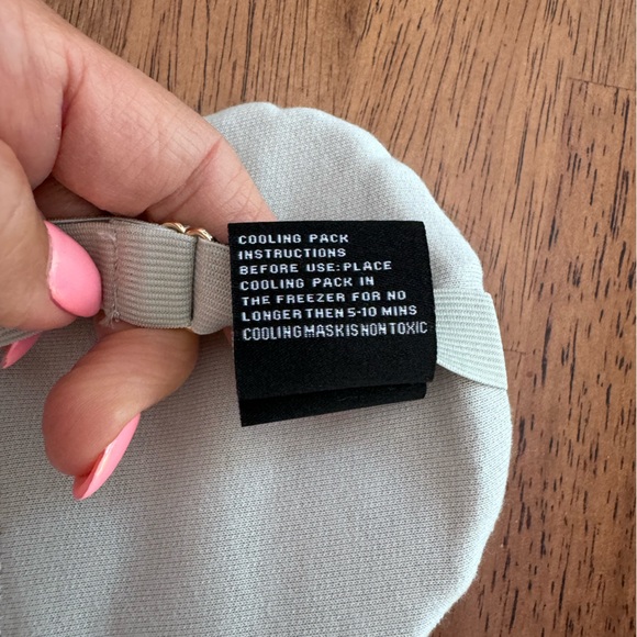 NWT Free People x Understated Vegan Leather Travel Mask Grey w/ Metallic Stars - Picture 9 of 13